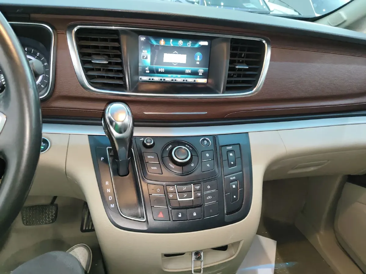 2017 Buick GL8 2.5L 200HP L4 6AT,autocango,china used car exporter,china ev exporter,chinese used car exporter,chinese used ev exporter