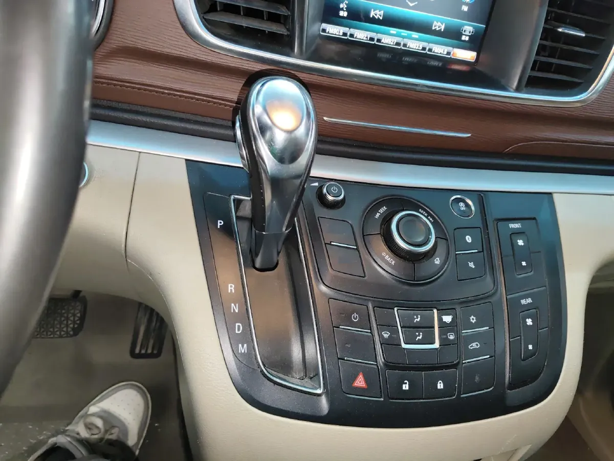 2017 Buick GL8 2.5L 200HP L4 6AT,autocango,china used car exporter,china ev exporter,chinese used car exporter,chinese used ev exporter