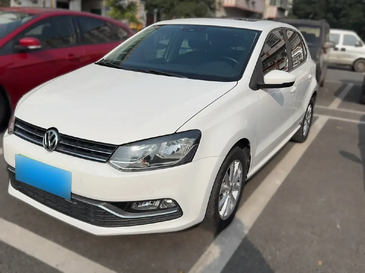 2014 Volkswagen Polo 1.6L 110HP L4 6AT