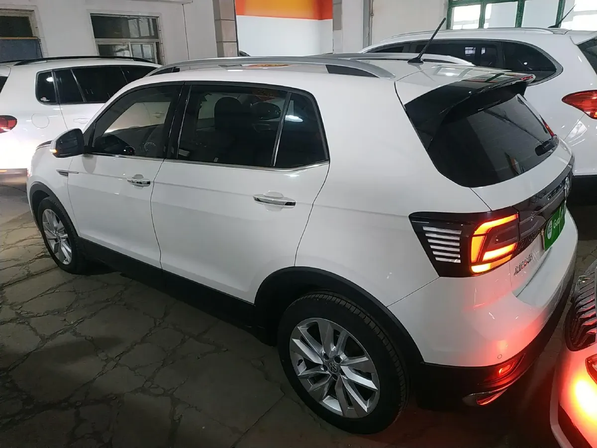 2019 Volkswagen T-Cross 1.5L 113HP L4 6AT,autocango,china used car exporter,china ev exporter,chinese used car exporter,chinese used ev exporter