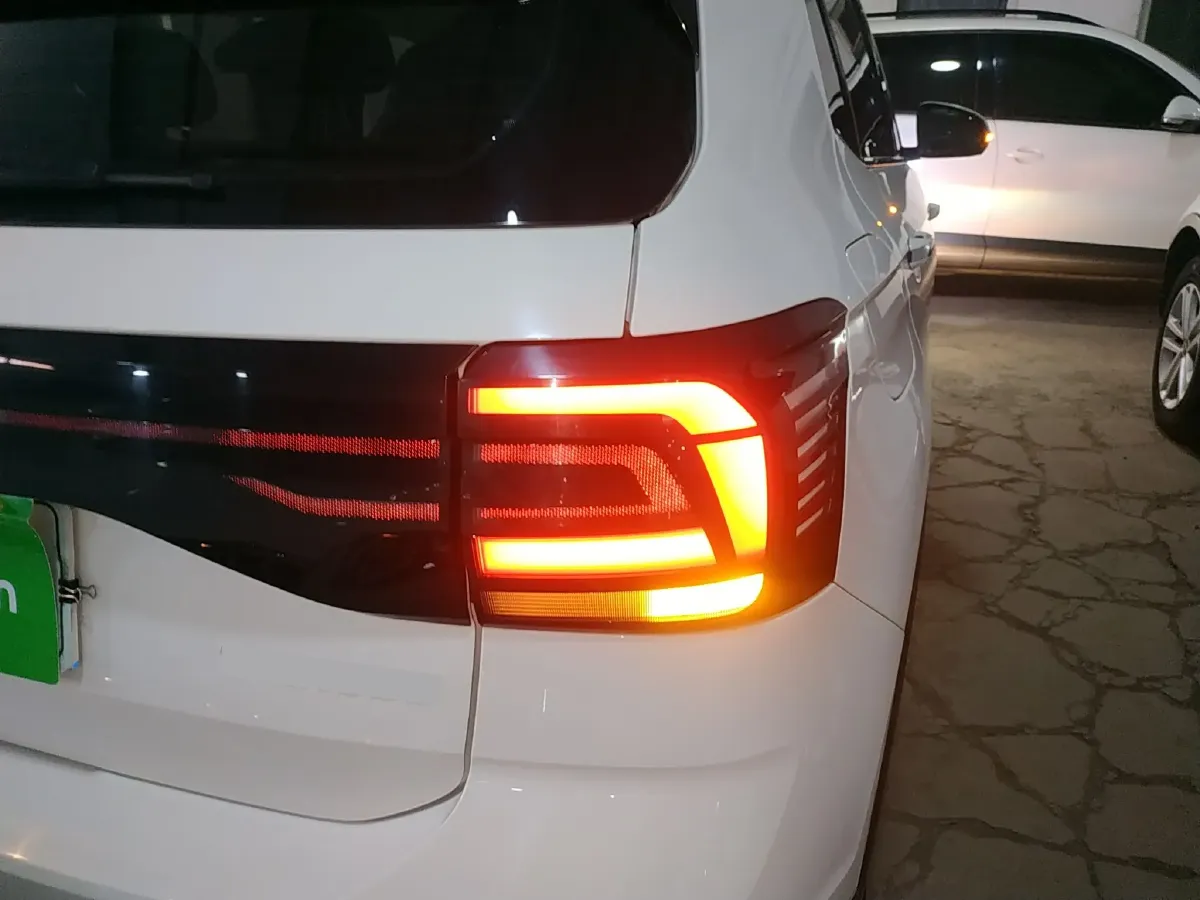 2019 Volkswagen T-Cross 1.5L 113HP L4 6AT,autocango,china used car exporter,china ev exporter,chinese used car exporter,chinese used ev exporter