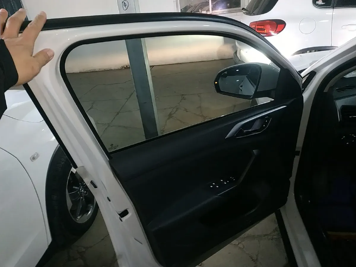 2019 Volkswagen T-Cross 1.5L 113HP L4 6AT,autocango,china used car exporter,china ev exporter,chinese used car exporter,chinese used ev exporter