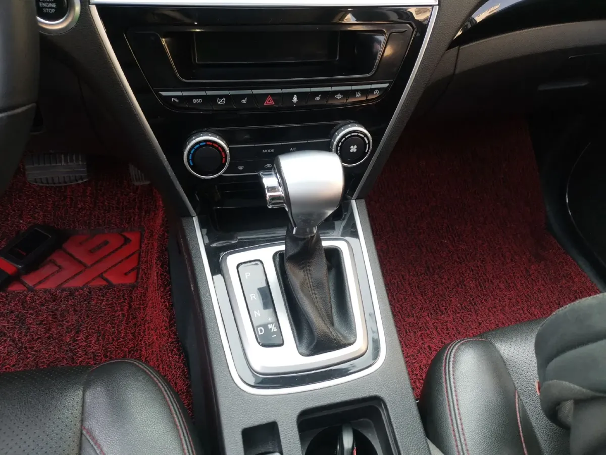 2017 Leopaard CS10 2.0T 177HP L4 6DCT,autocango,china used car exporter,china ev exporter,chinese used car exporter,chinese used ev exporter