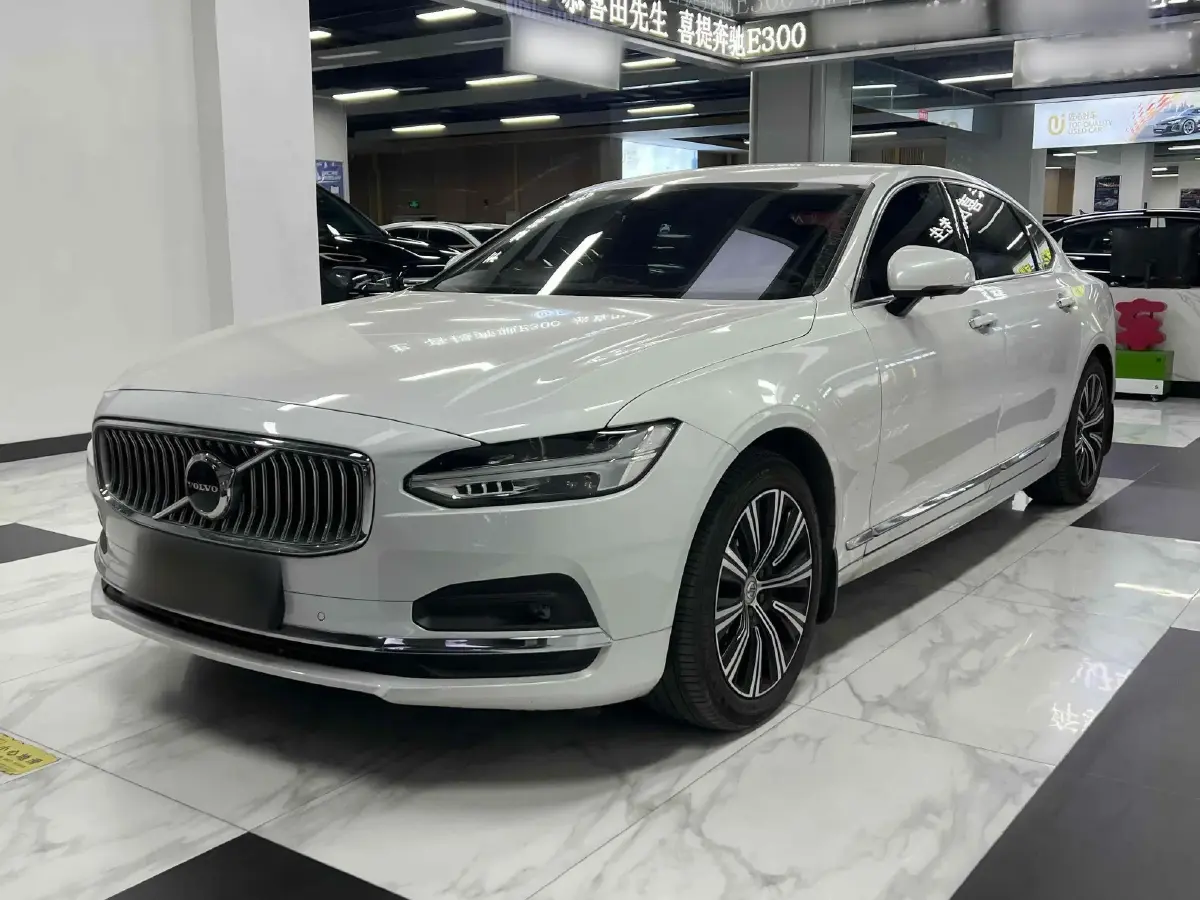 2021 Volvo S90 2.0T 250HP L4 8AT