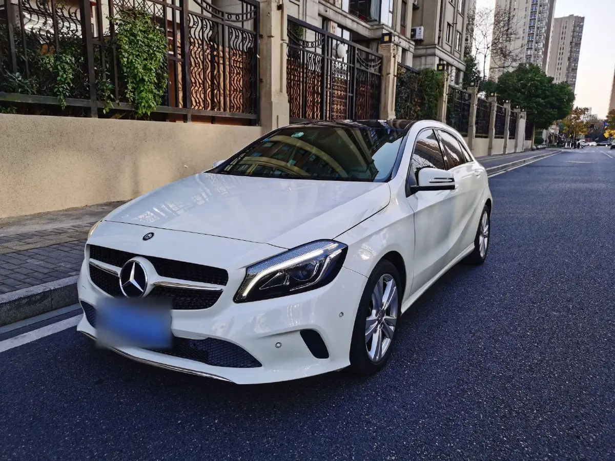 2016 Mercedes-Benz A Class 1.6T 156HP L4 7DCT
