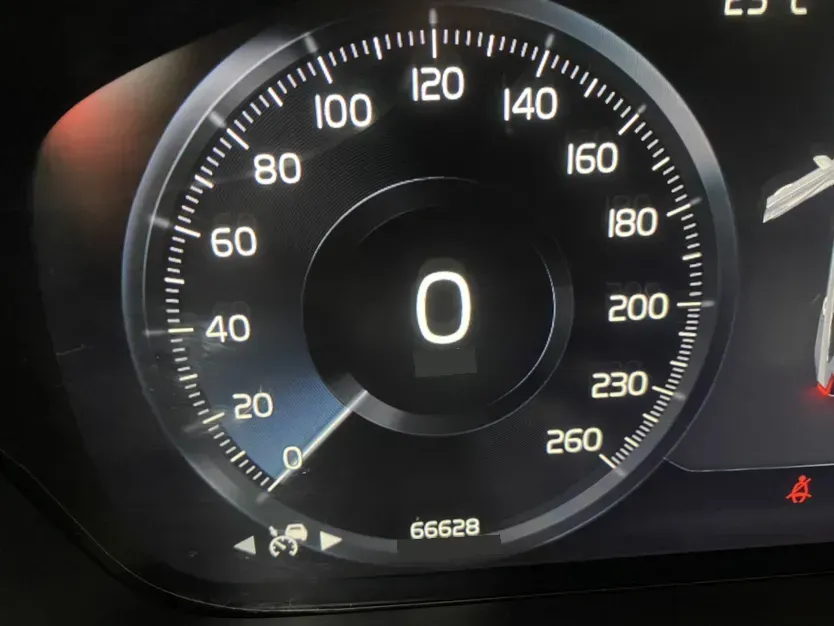 2019 Volvo XC90 PHEV 2.0T 320HP L4 8AT PHEV 10.4KWH,autocango,china used car exporter,china ev exporter,chinese used car exporter,chinese used ev exporter