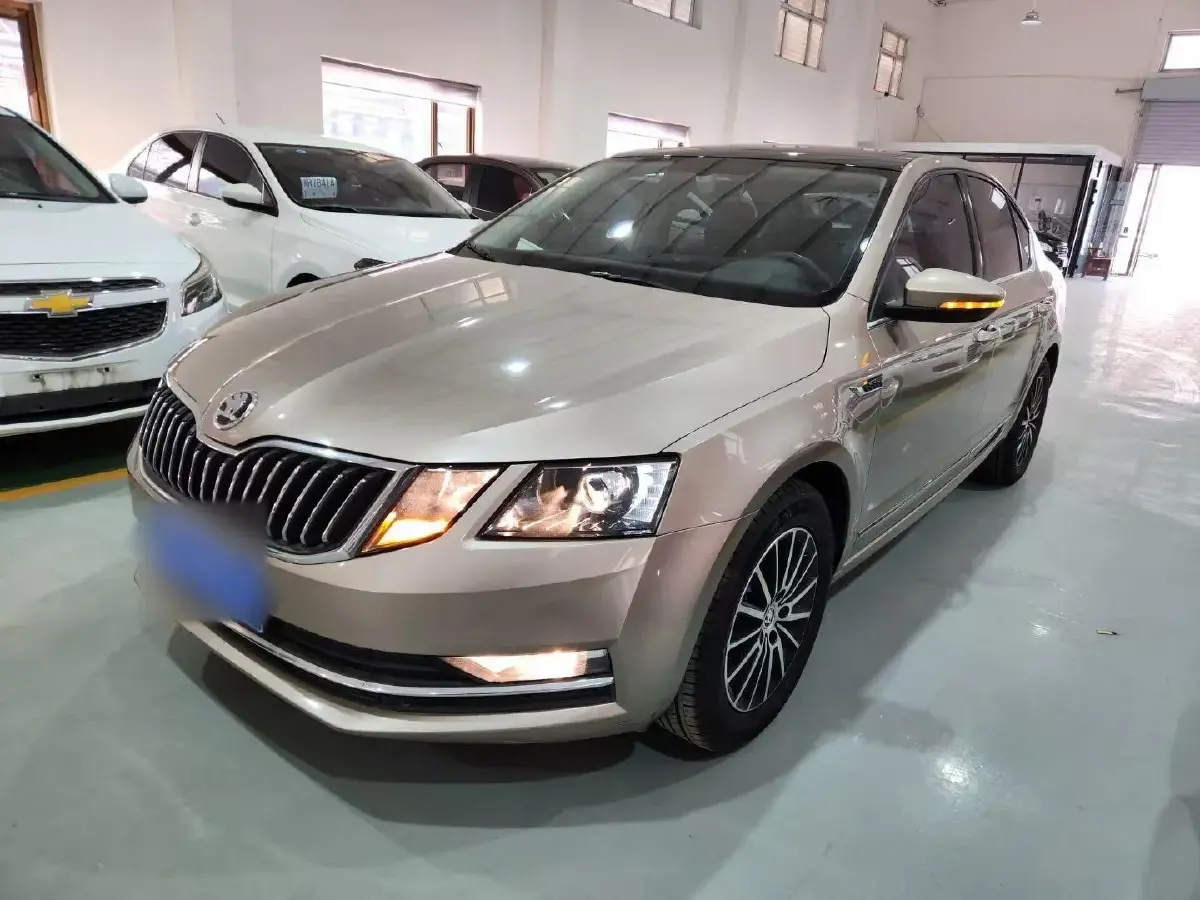 2018 Skoda Octavia 1.6L 110HP L4 6AT