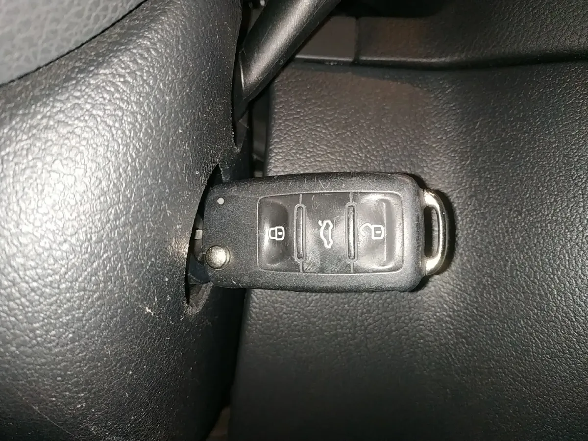 2015 Volkswagen Tiguan 1.8T 160HP L4 6AT,autocango,china used car exporter,china ev exporter,chinese used car exporter,chinese used ev exporter