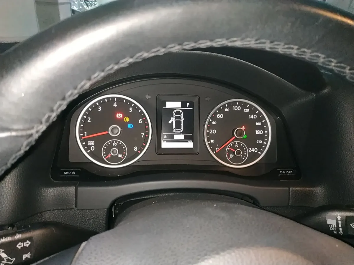 2015 Volkswagen Tiguan 1.8T 160HP L4 6AT,autocango,china used car exporter,china ev exporter,chinese used car exporter,chinese used ev exporter