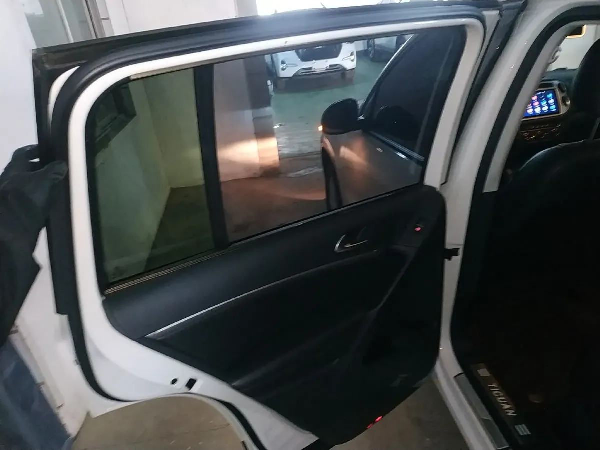 2015 Volkswagen Tiguan 1.8T 160HP L4 6AT,autocango,china used car exporter,china ev exporter,chinese used car exporter,chinese used ev exporter