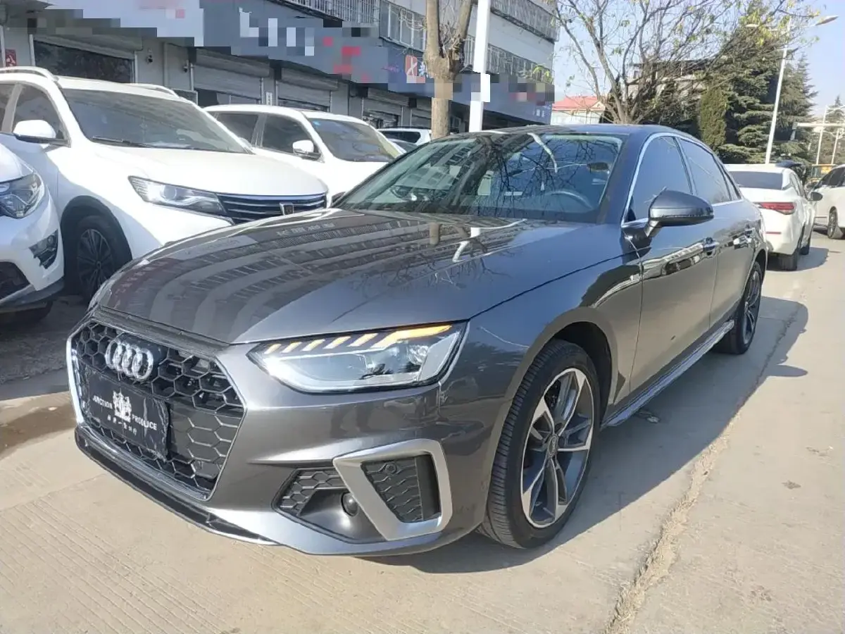 2022 Audi A4L 2.0T 190HP L4 7DCT