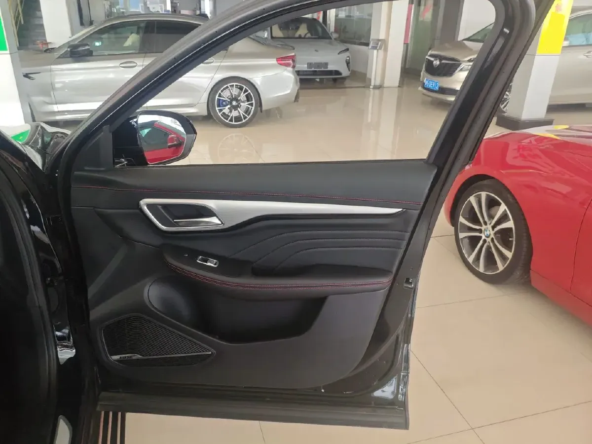 2021 Rising Auto MARVEL R 2AT BEV 69.9KWH,autocango,china used car exporter,china ev exporter,chinese used car exporter,chinese used ev exporter