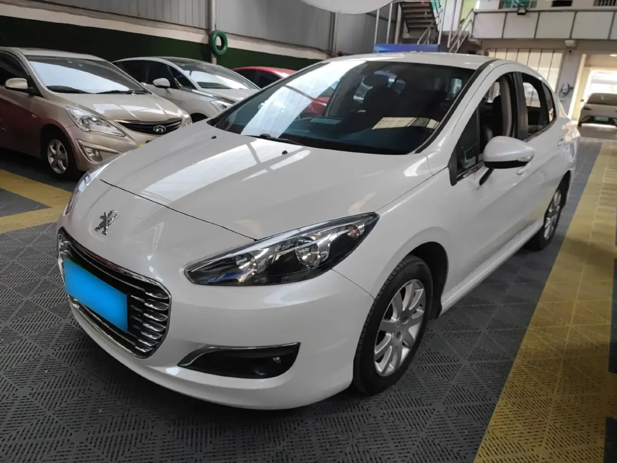 2014 Peugeot 308 1.6L 117HP L4 5MT