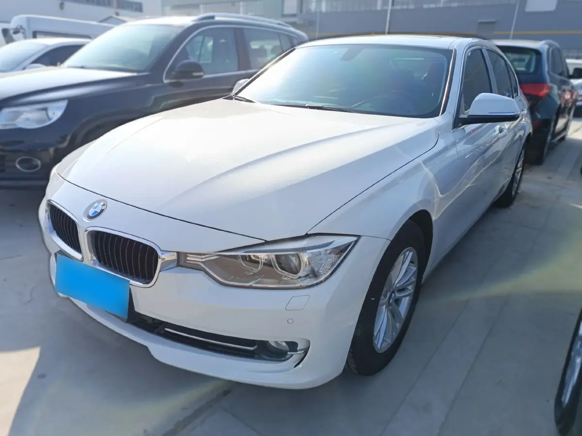 2014 BMW 3 Series 2.0T 184HP L4 8AT