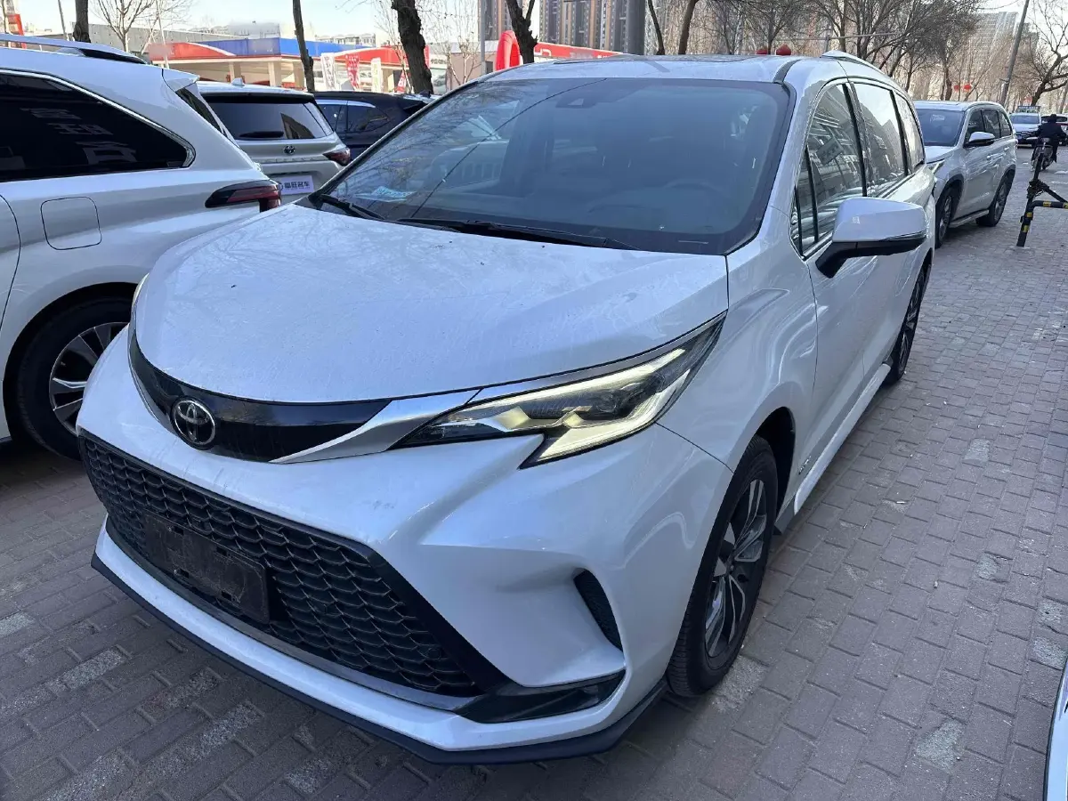 2024 Toyota Granvia 2.5L 189HP L4 E-CVT Hybrid