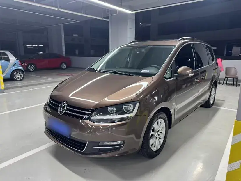 2012 Volkswagen Sharan 2.0T 200HP L4 6DCT