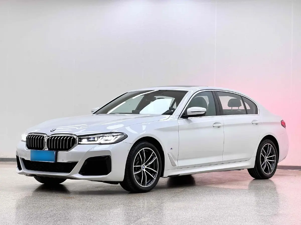 2022 BMW 5 Series 2.0T 184HP L4 8AT