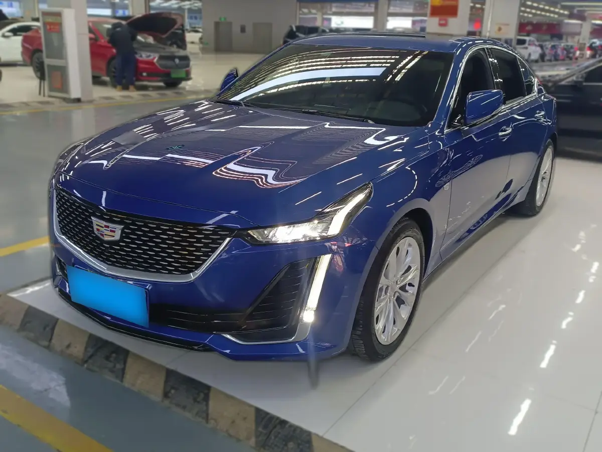 2022 Cadillac CT5 2.0T 237HP L4 10AT