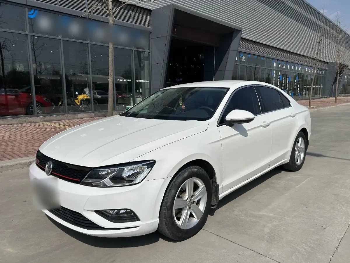 2015 Volkswagen Lamando 1.4T 131HP L4 7DCT