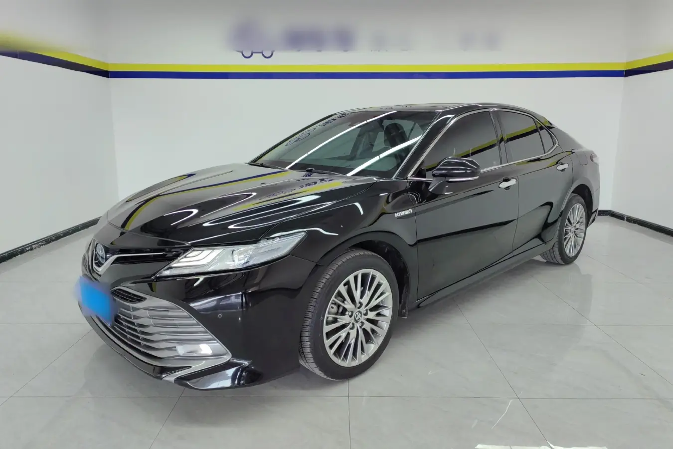 2019 Toyota Camry 2.5L 178HP L4 E-CVT Hybrid