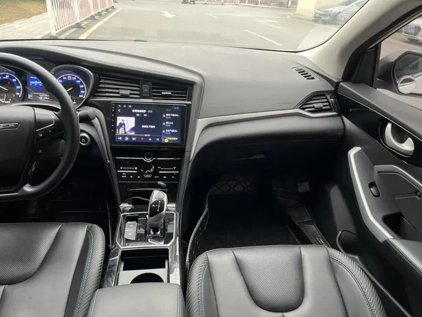 2022 Venucia D60 EV BEV 50KWH,autocango,china used car exporter,china ev exporter,chinese used car exporter,chinese used ev exporter