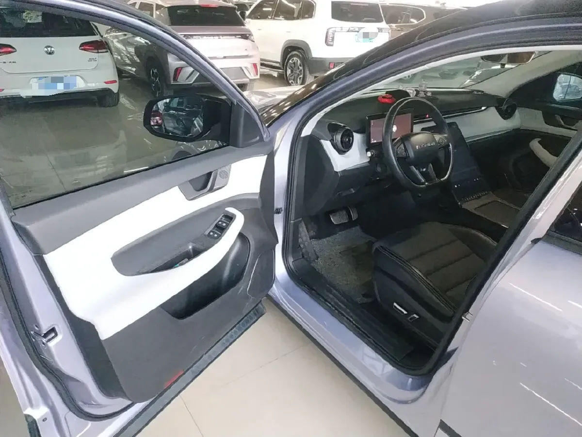 2022 Enovate ME5 Range Extended 98HP REEV 30.6KWH,autocango,china used car exporter,china ev exporter,chinese used car exporter,chinese used ev exporter