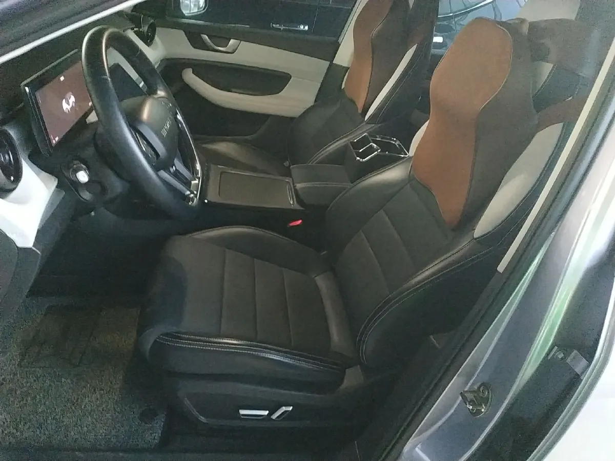 2022 Enovate ME5 Range Extended 98HP REEV 30.6KWH,autocango,china used car exporter,china ev exporter,chinese used car exporter,chinese used ev exporter