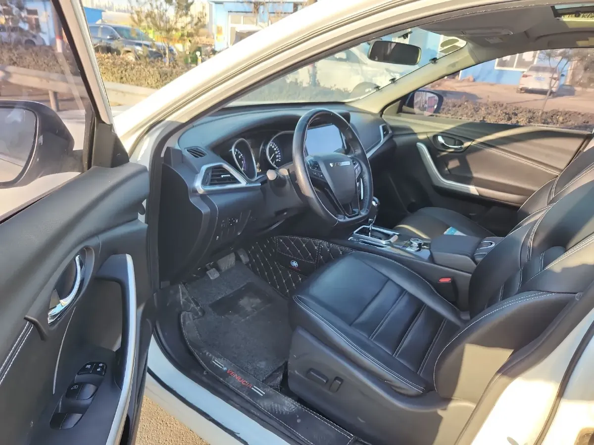 2017 Venucia T90 2.0L 144HP L4 CVT,autocango,china used car exporter,china ev exporter,chinese used car exporter,chinese used ev exporter