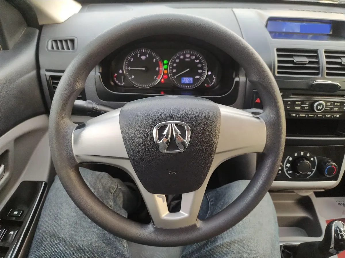 2014 BAIC WeiWang M20 1.5L 102HP L4 5MT,autocango,china used car exporter,china ev exporter,chinese used car exporter,chinese used ev exporter