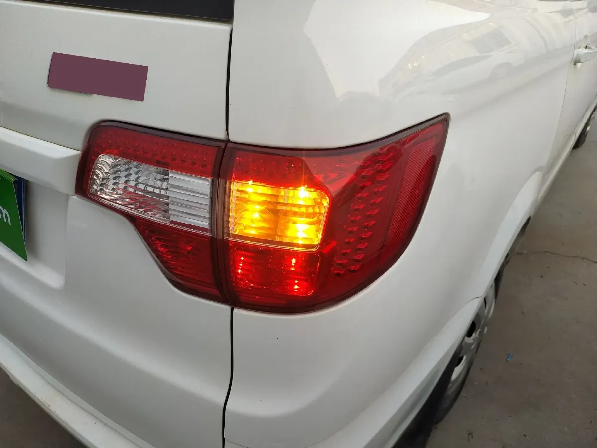 2014 BAIC WeiWang M20 1.5L 102HP L4 5MT,autocango,china used car exporter,china ev exporter,chinese used car exporter,chinese used ev exporter