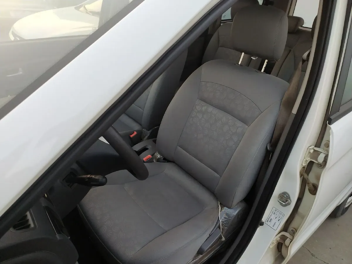 2014 BAIC WeiWang M20 1.5L 102HP L4 5MT,autocango,china used car exporter,china ev exporter,chinese used car exporter,chinese used ev exporter