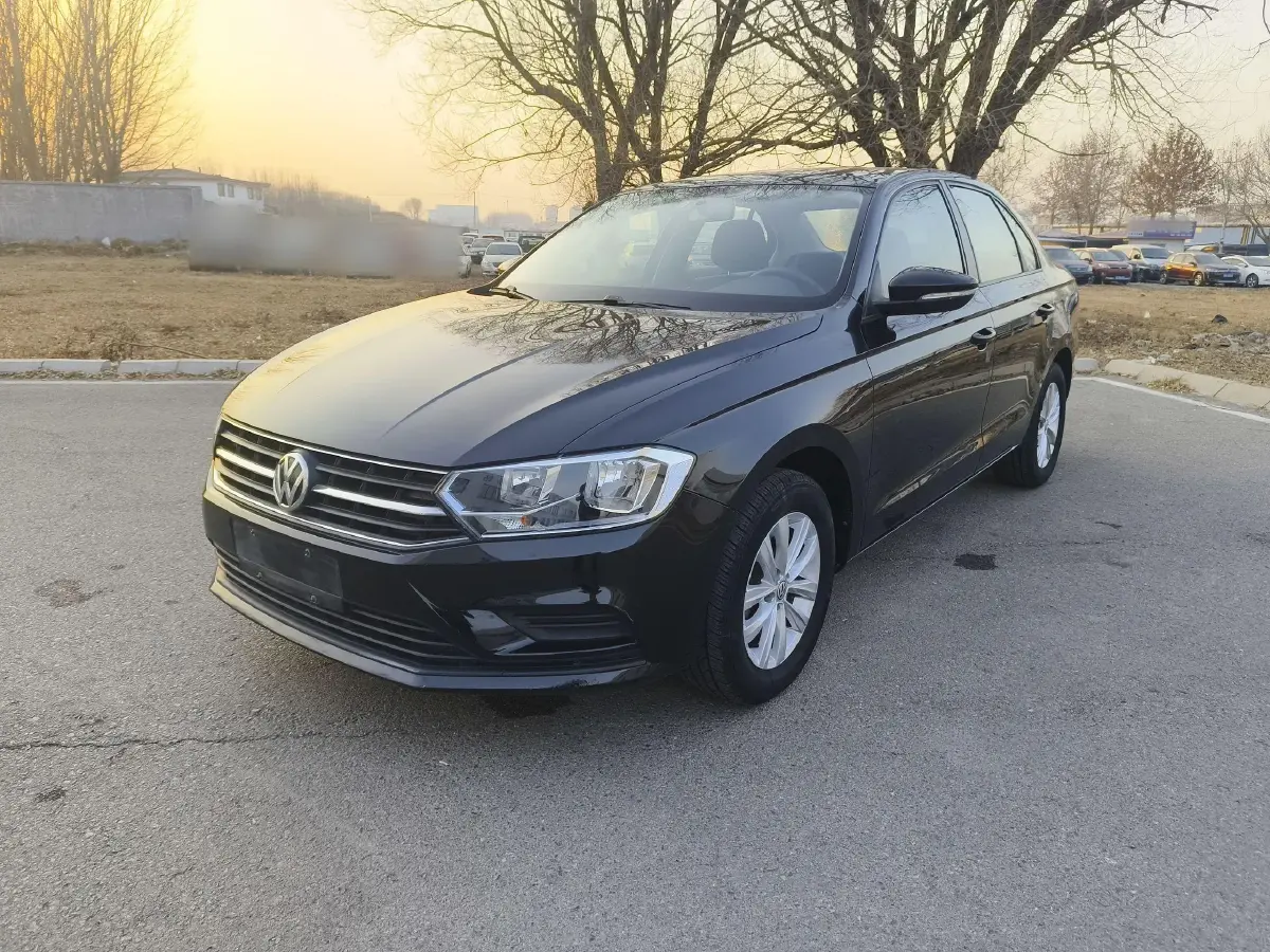 2016 Volkswagen Bora 1.6L 110HP L4 5MT