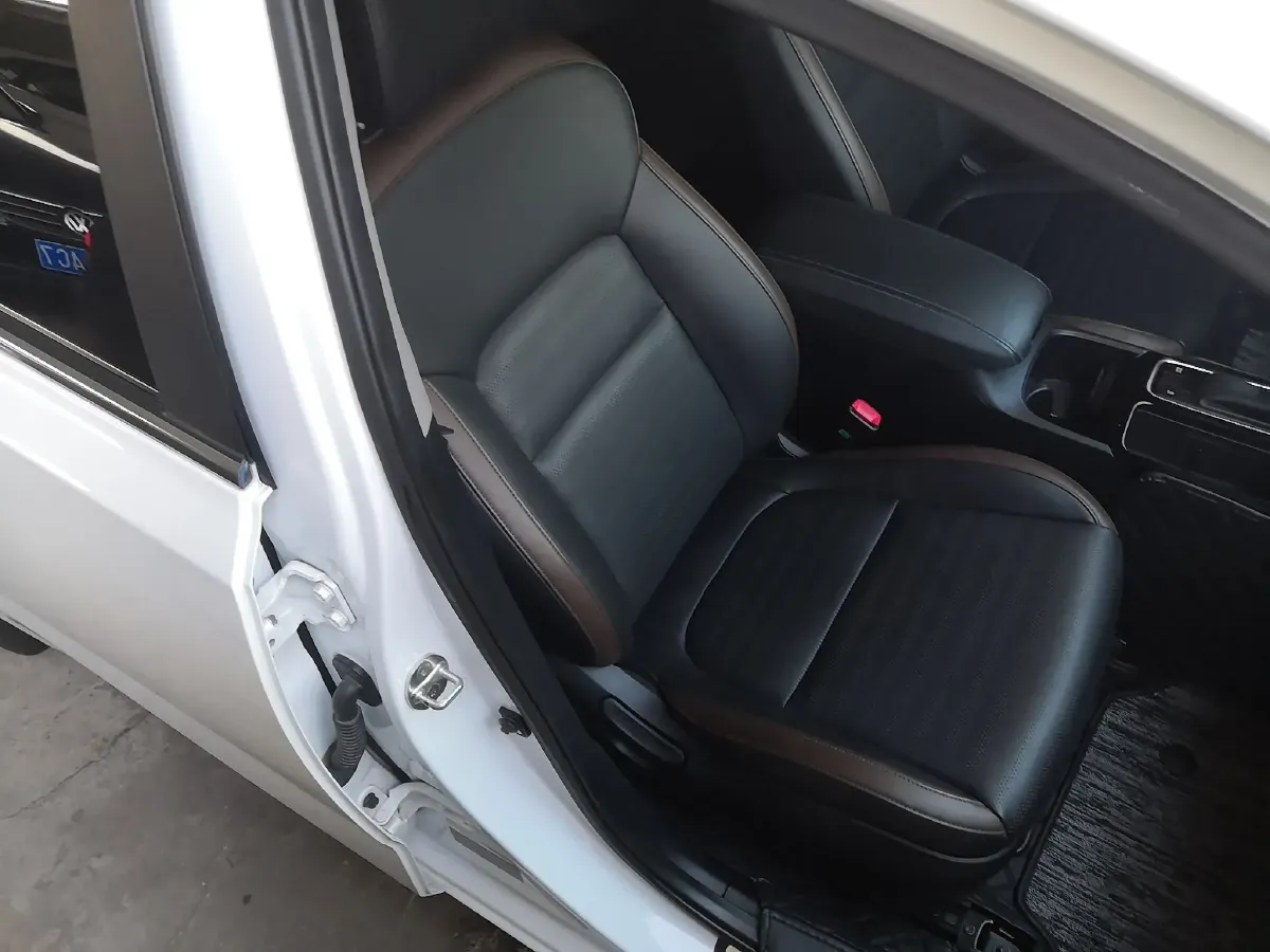 2017 Kia Cachet 1.8L 143HP L4 6AT,autocango,china used car exporter,china ev exporter,chinese used car exporter,chinese used ev exporter