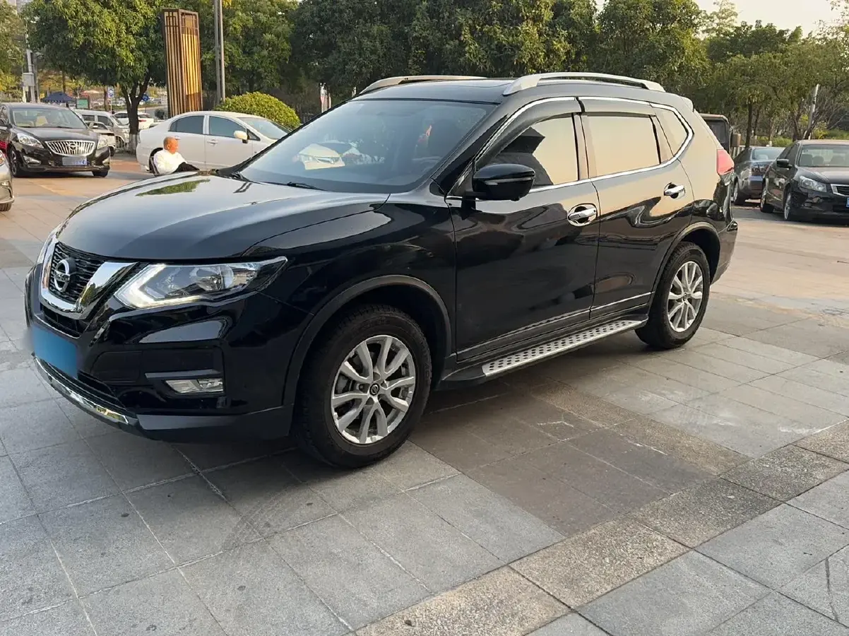 2017 Nissan X-Trail 2.0L 150HP L4 CVT