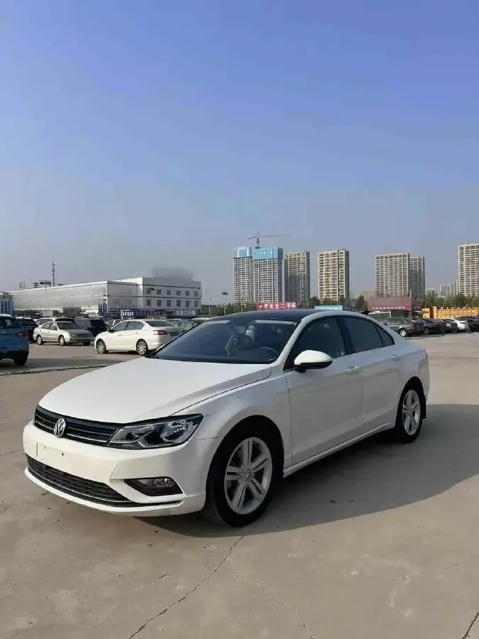 2015 Volkswagen Lamando 1.4T 131HP L4 5MT