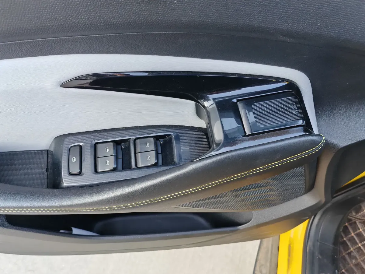 2020 BaoJun RS-3 1.5T 147HP L4 CVT,autocango,china used car exporter,china ev exporter,chinese used car exporter,chinese used ev exporter