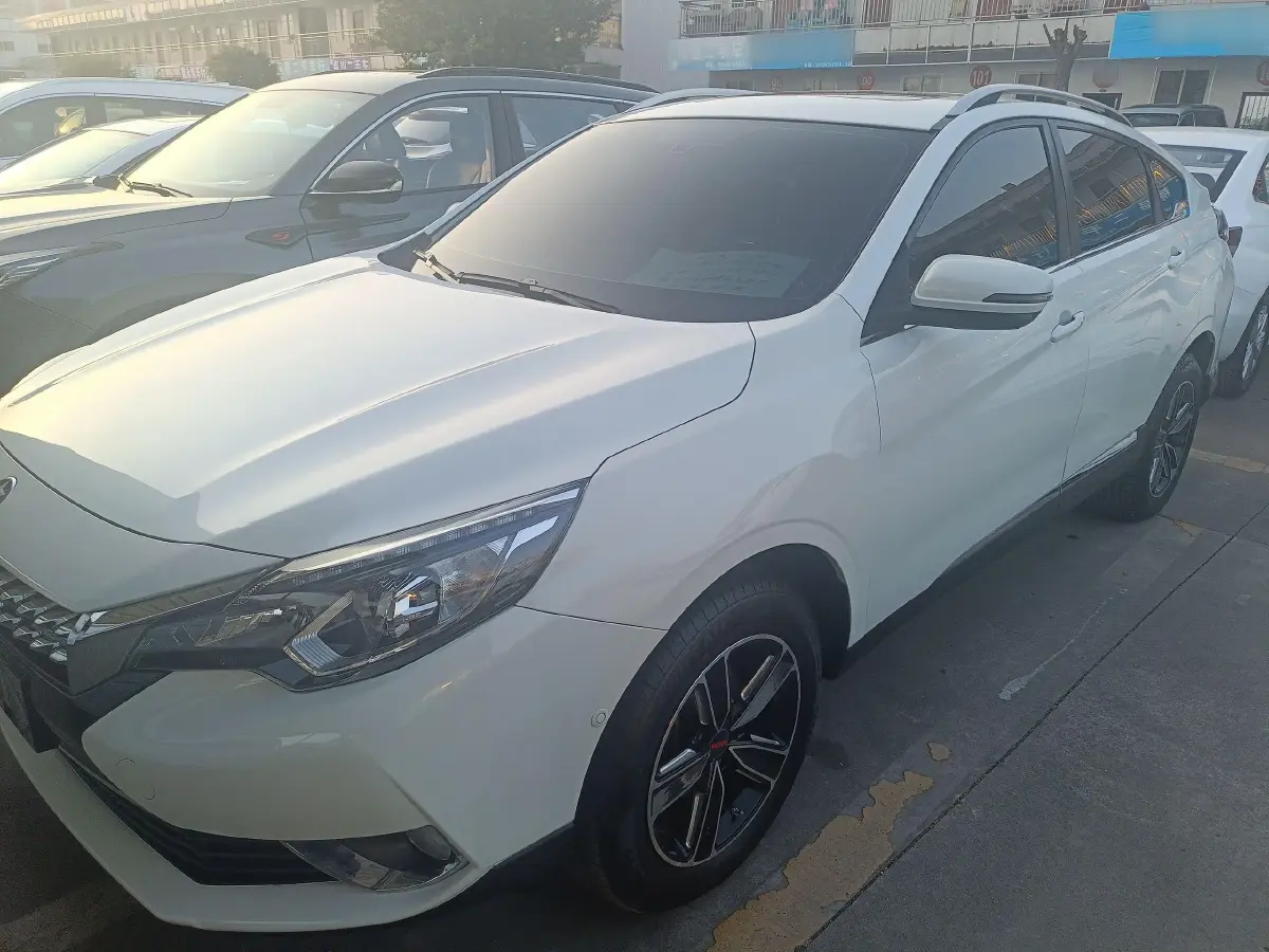 2017 Venucia T90 2.0L 144HP L4 CVT