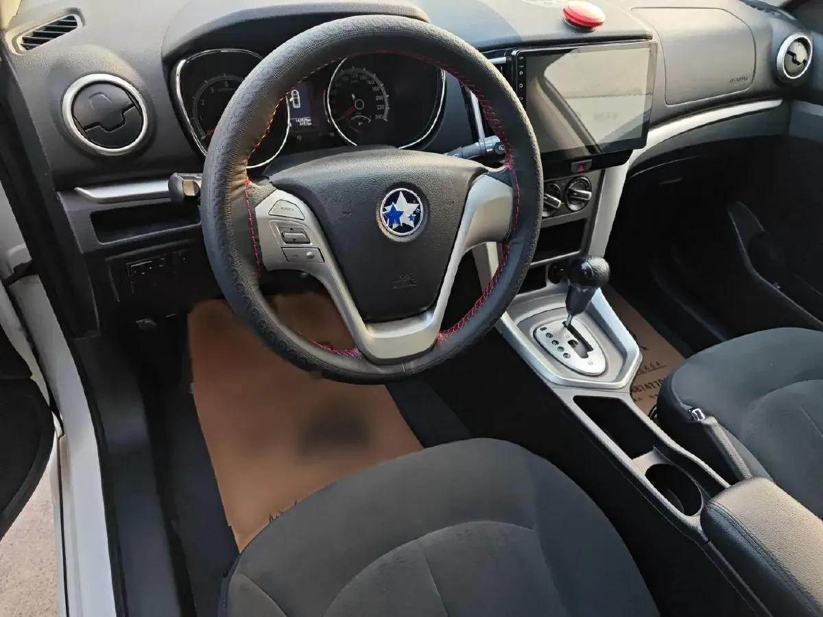 2015 Venucia T70 2.0L 144HP L4 CVT,autocango,china used car exporter,china ev exporter,chinese used car exporter,chinese used ev exporter