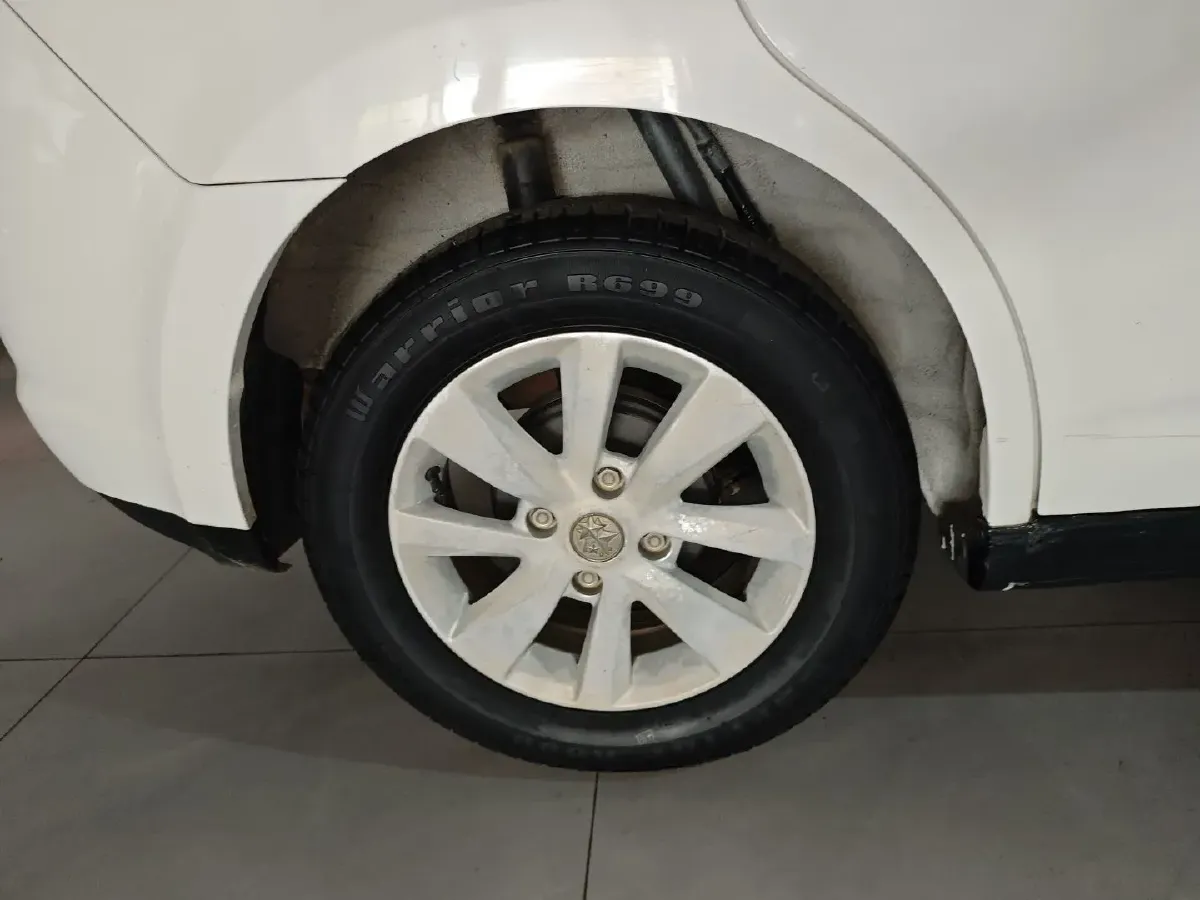 2015 Venucia R50 1.6L 117HP L4 4AT,autocango,china used car exporter,china ev exporter,chinese used car exporter,chinese used ev exporter