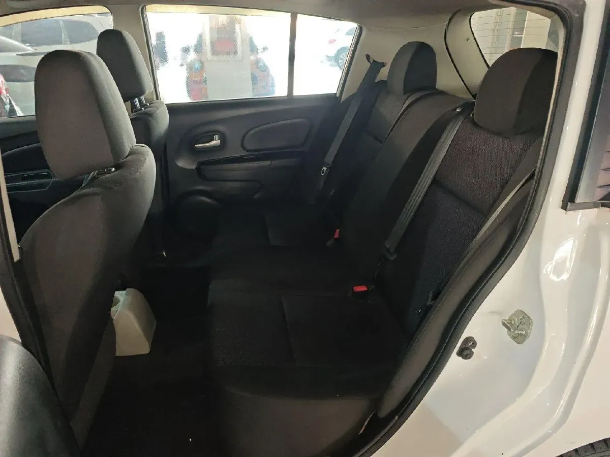 2015 Venucia R50 1.6L 117HP L4 4AT,autocango,china used car exporter,china ev exporter,chinese used car exporter,chinese used ev exporter