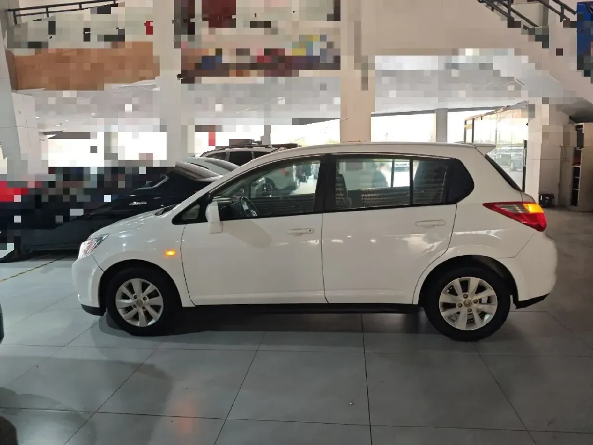 2015 Venucia R50 1.6L 117HP L4 4AT,autocango,china used car exporter,china ev exporter,chinese used car exporter,chinese used ev exporter