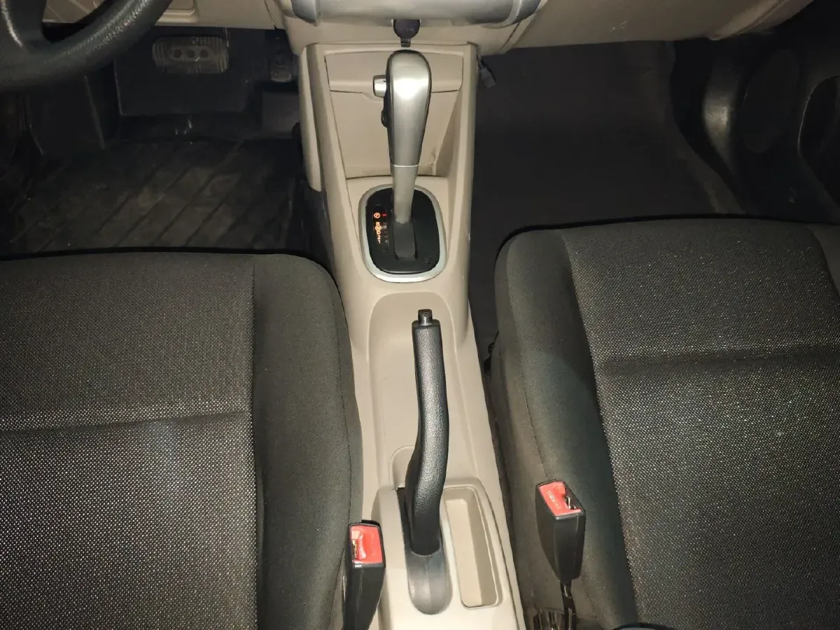 2015 Venucia R50 1.6L 117HP L4 4AT,autocango,china used car exporter,china ev exporter,chinese used car exporter,chinese used ev exporter