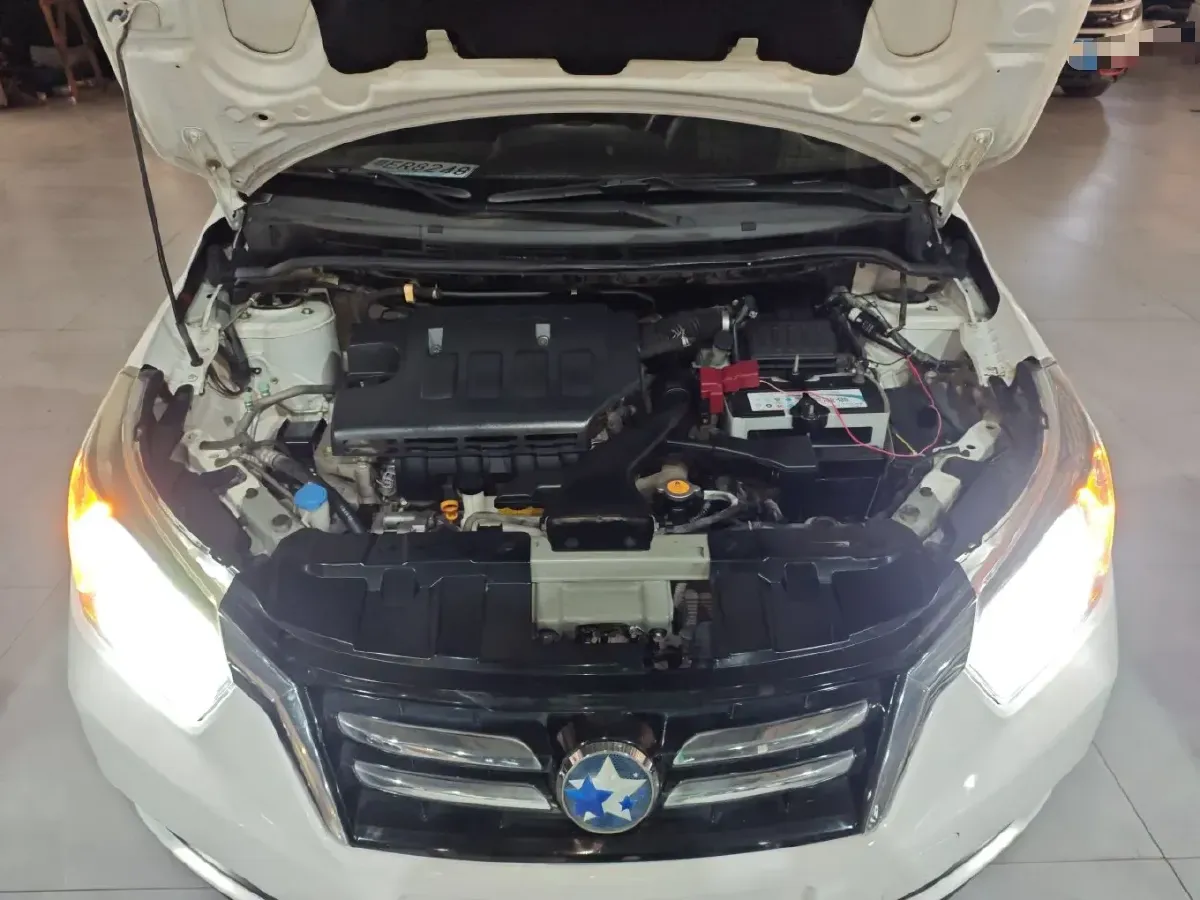 2015 Venucia R50 1.6L 117HP L4 4AT,autocango,china used car exporter,china ev exporter,chinese used car exporter,chinese used ev exporter