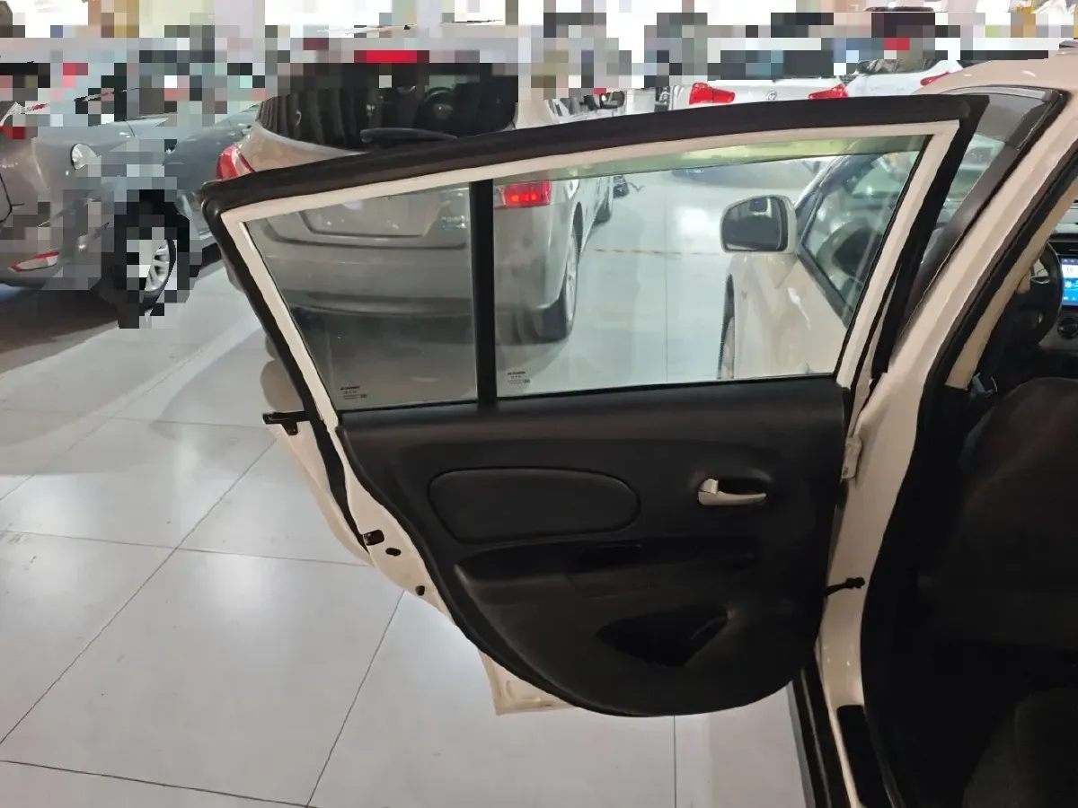 2015 Venucia R50 1.6L 117HP L4 4AT,autocango,china used car exporter,china ev exporter,chinese used car exporter,chinese used ev exporter