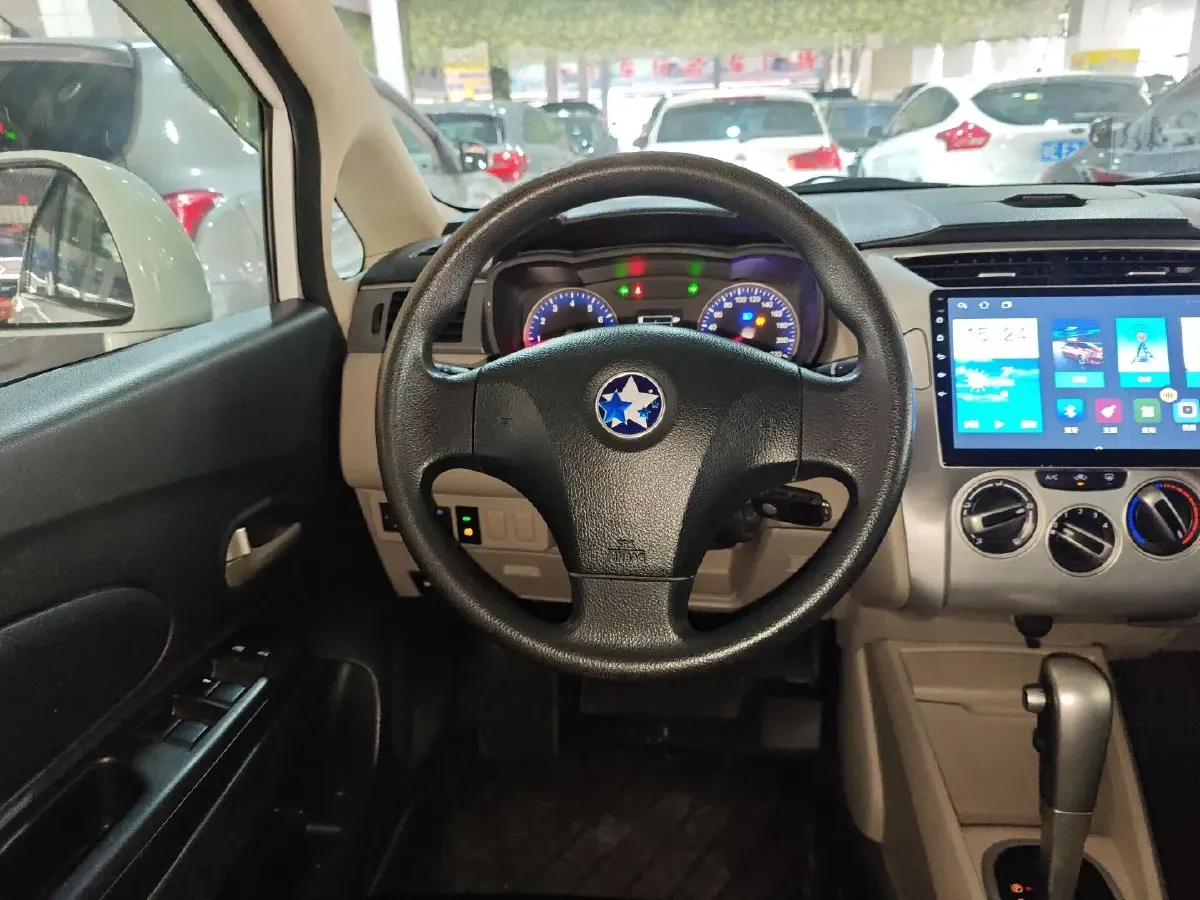 2015 Venucia R50 1.6L 117HP L4 4AT,autocango,china used car exporter,china ev exporter,chinese used car exporter,chinese used ev exporter