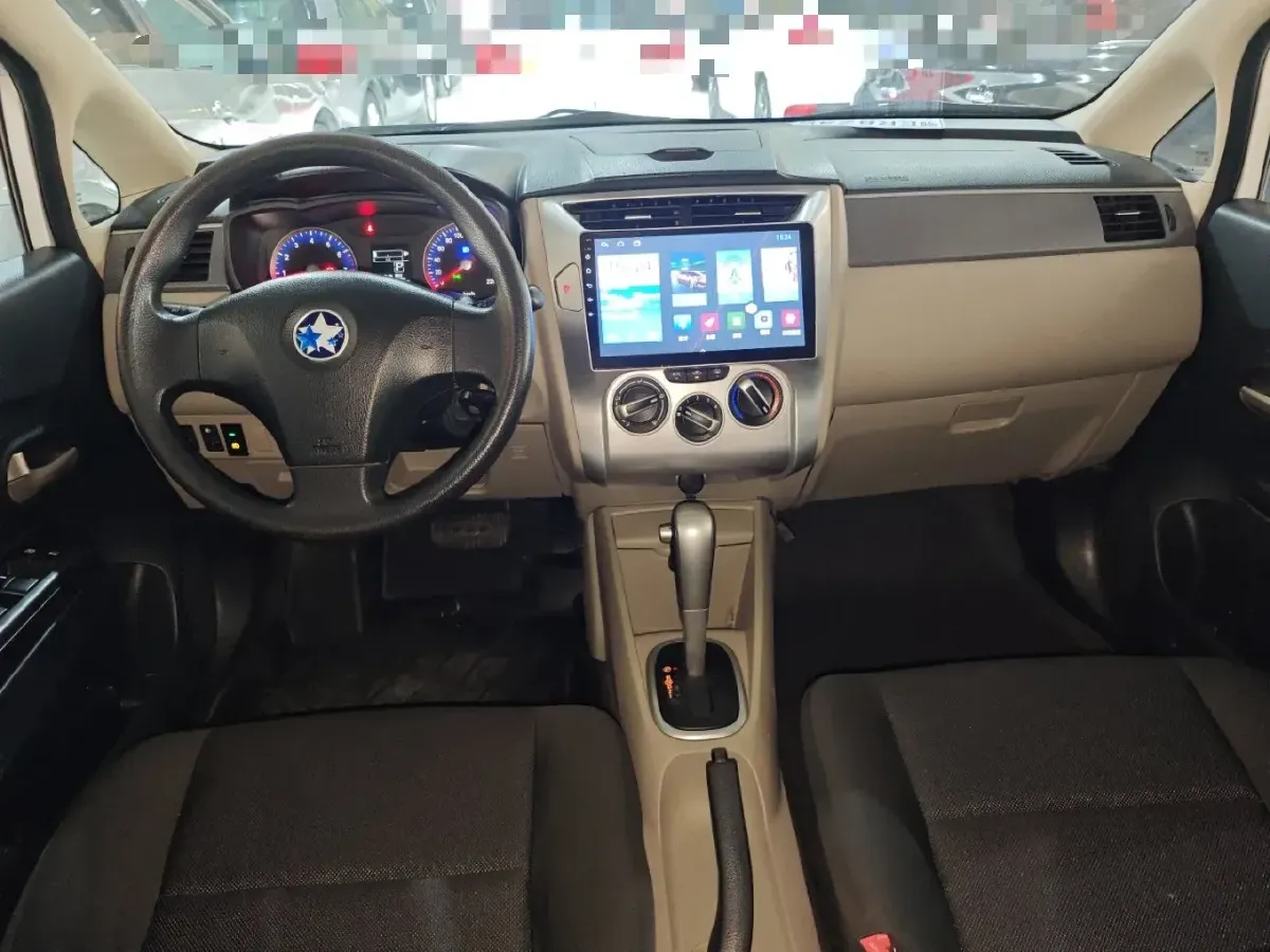 2015 Venucia R50 1.6L 117HP L4 4AT,autocango,china used car exporter,china ev exporter,chinese used car exporter,chinese used ev exporter