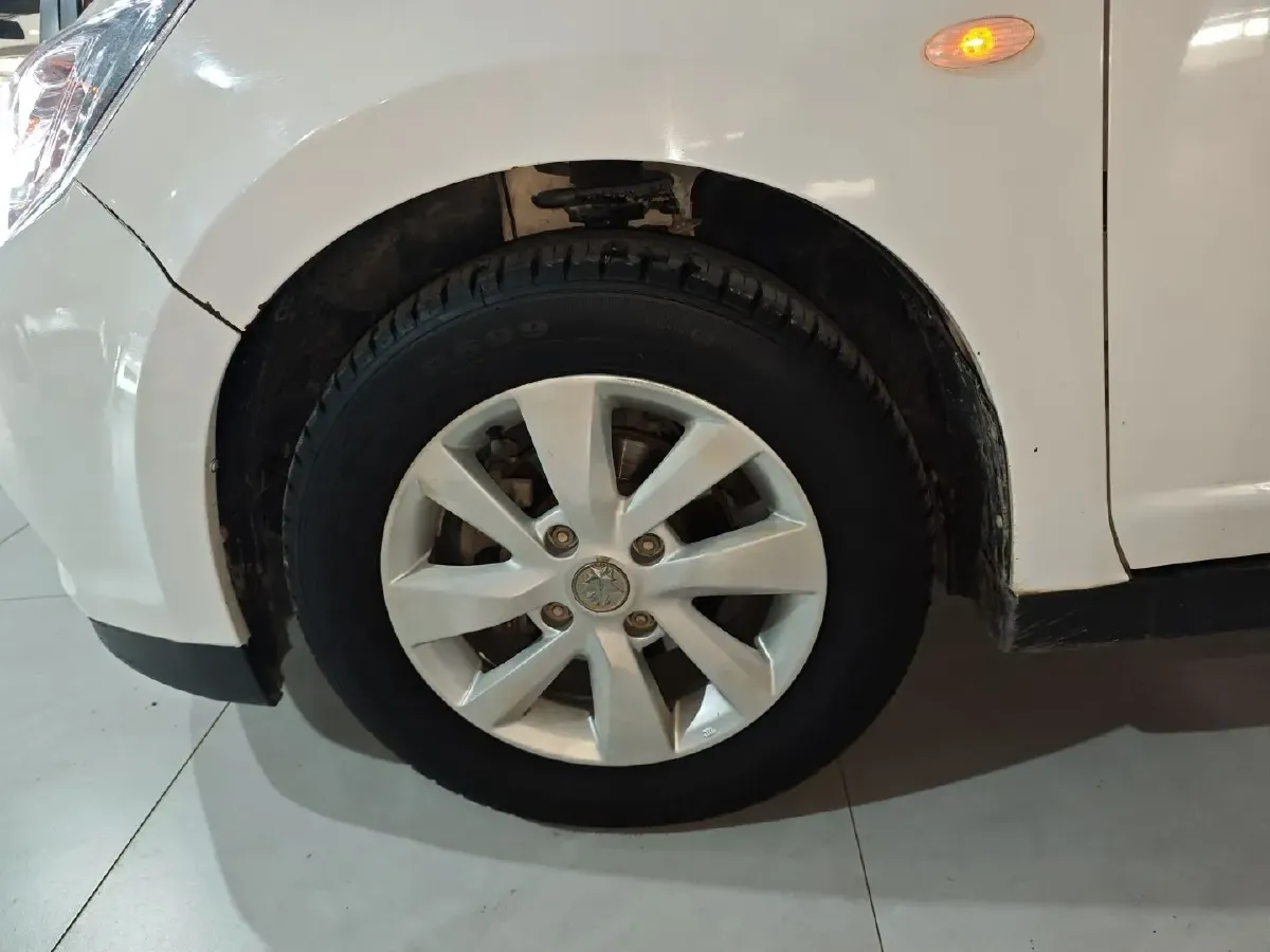 2015 Venucia R50 1.6L 117HP L4 4AT,autocango,china used car exporter,china ev exporter,chinese used car exporter,chinese used ev exporter