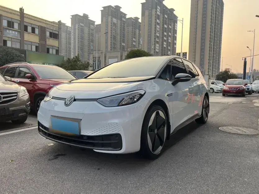2023 Volkswagen ID.3 BEV 52.8KWH