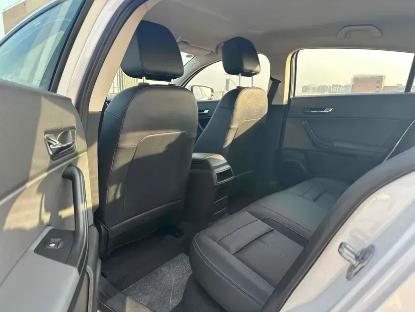 2018 Qoros 3 1.6L 126HP L4 6DCT,autocango,china used car exporter,china ev exporter,chinese used car exporter,chinese used ev exporter