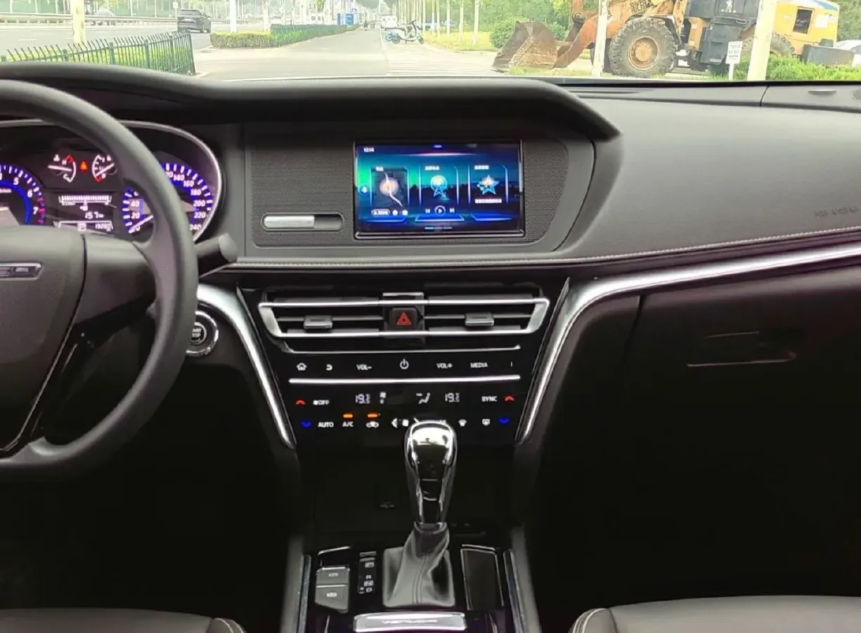 2020 Venucia T90 2.0L 150HP L4 CVT,autocango,china used car exporter,china ev exporter,chinese used car exporter,chinese used ev exporter